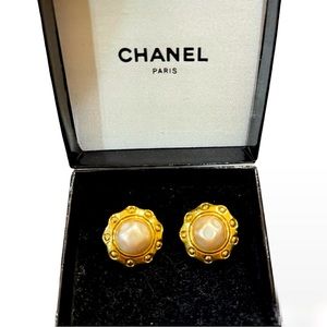 Chanel: Vintage 1980 24k Gold Plated Pearl  Earrings (NEW)